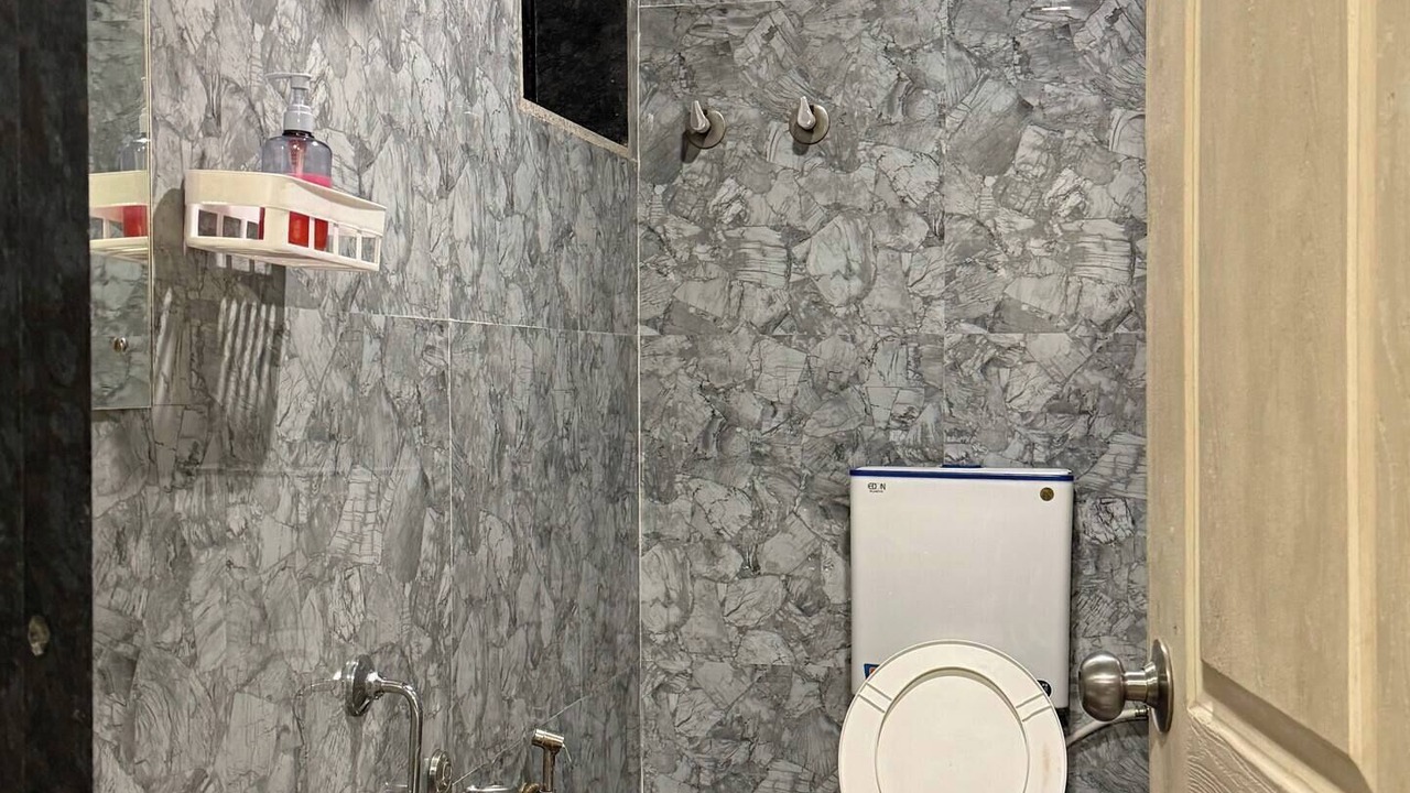 Photo of Bathroom in Mahabaleshwar