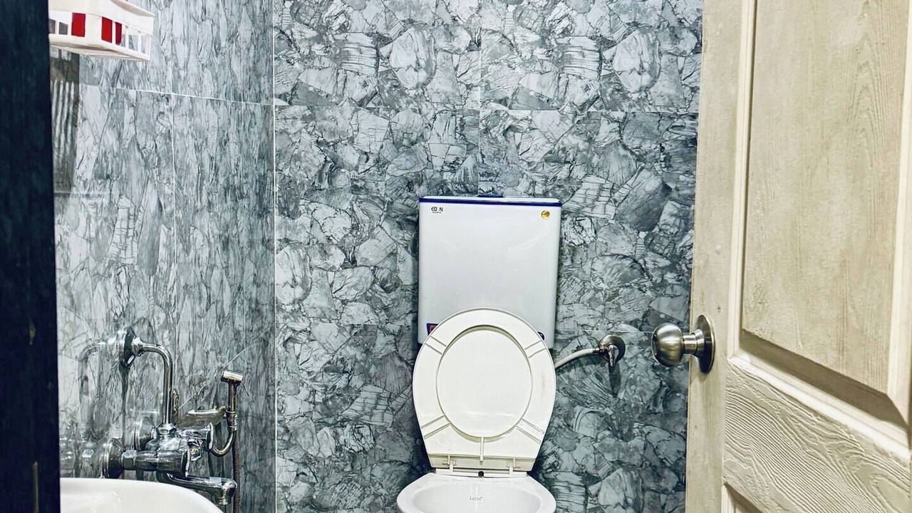Photo of Bathroom in Mahabaleshwar