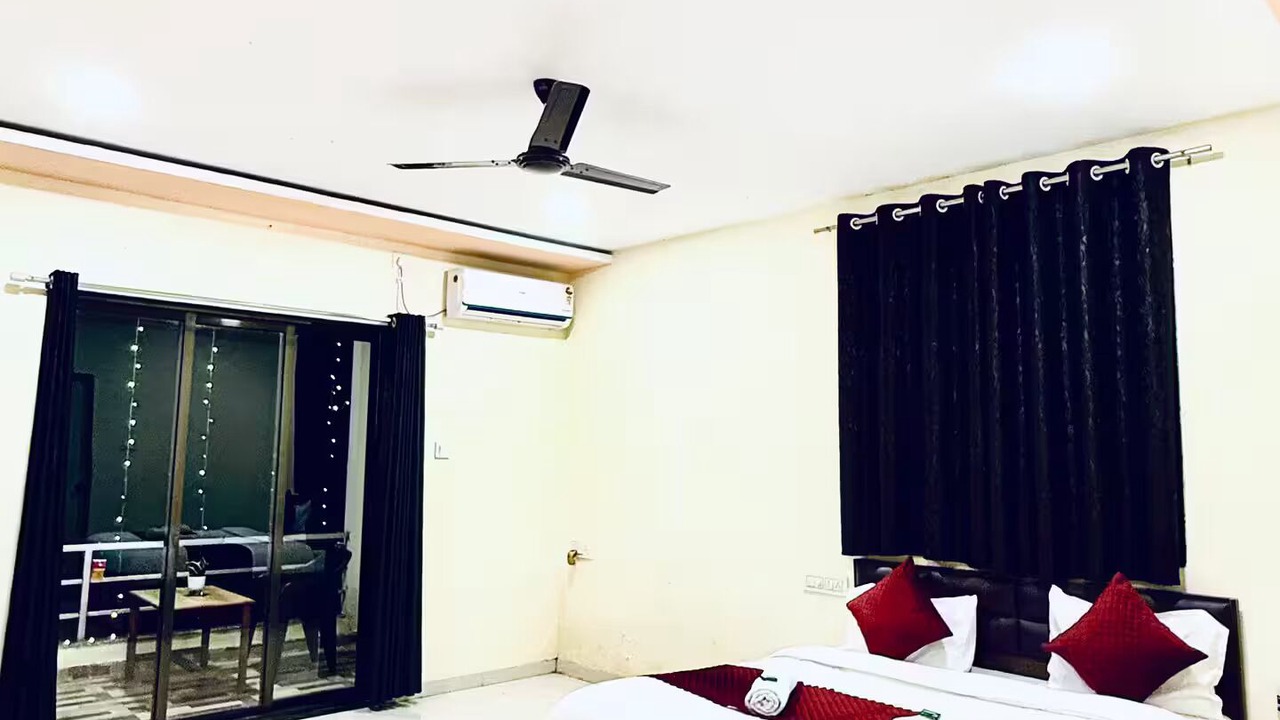 Photo of Bedroom in Mahabaleshwar
