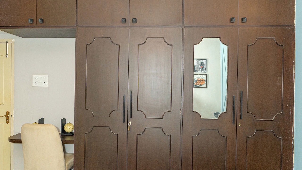 Photo of Bedroom in Alipur