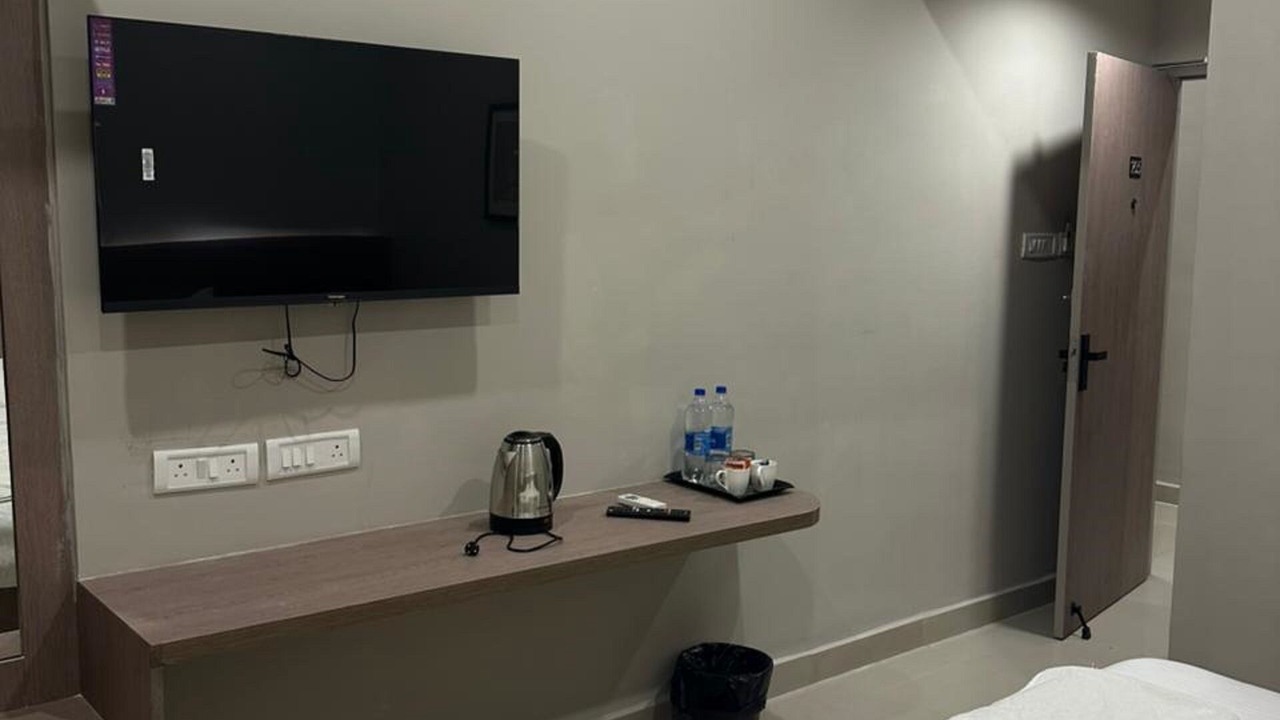 Photo of Bedroom in Injambakkam