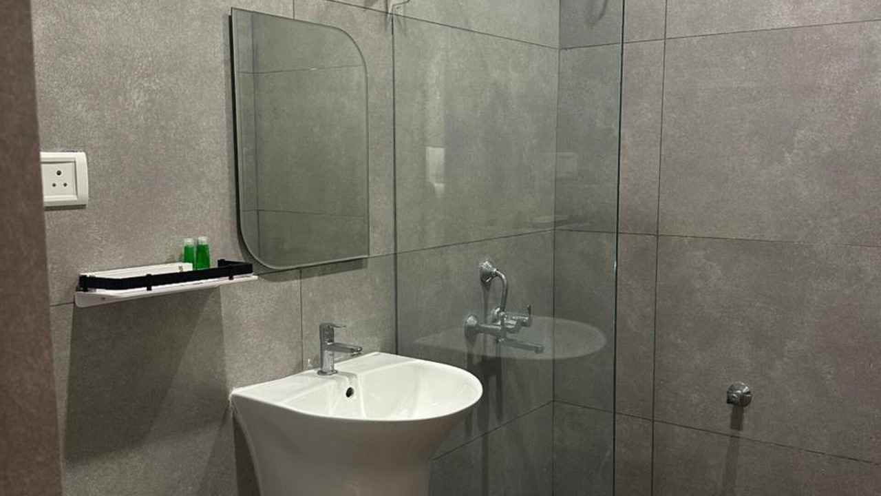 Photo of Bathroom in Injambakkam