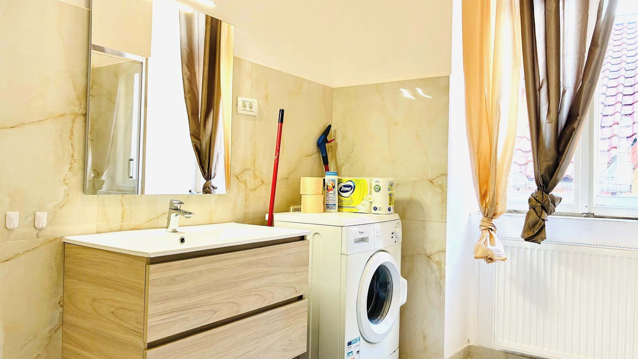Photo of Bathroom in Old City