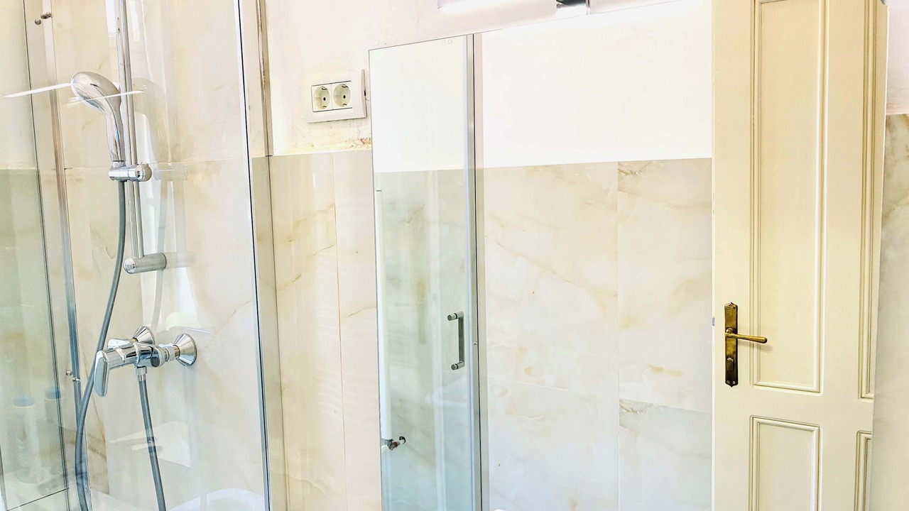Photo of Bathroom in Old City