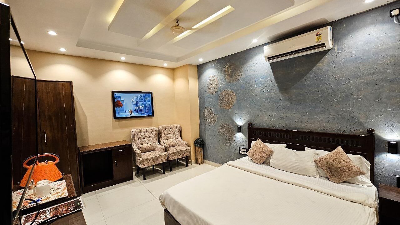 Photo of Bedroom in Pachmarhi
