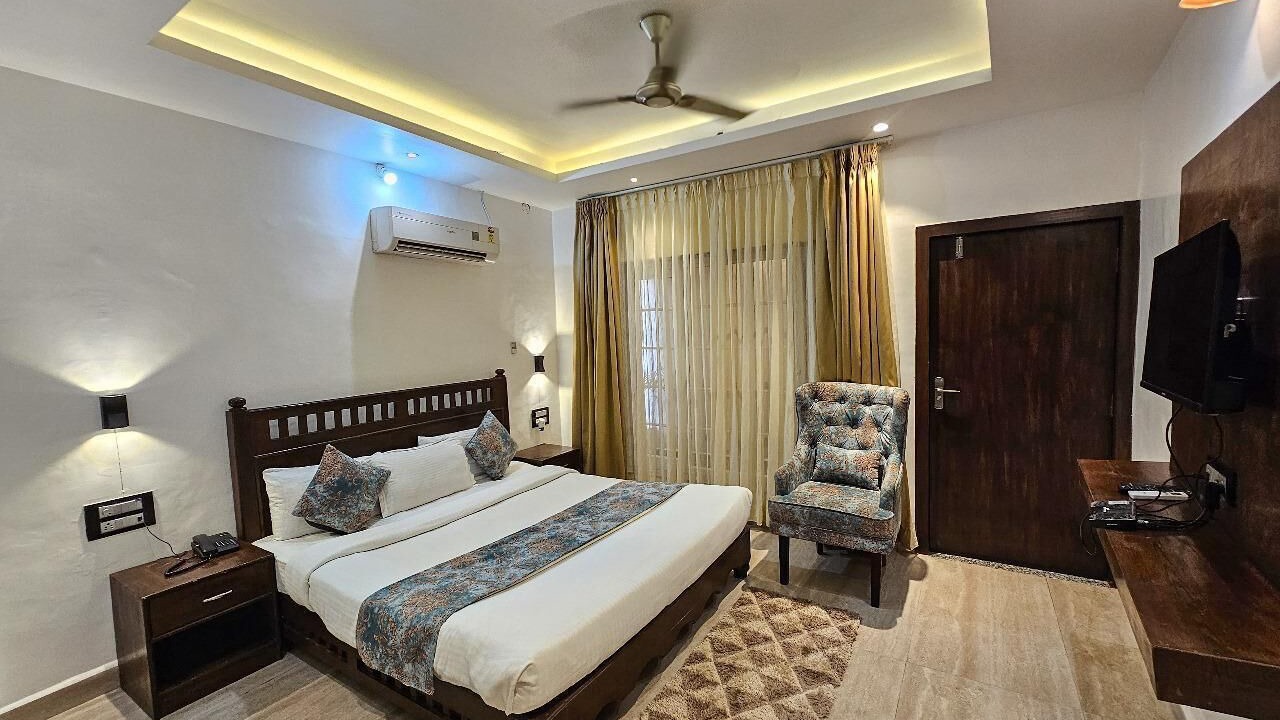 Photo of Bedroom in Pachmarhi