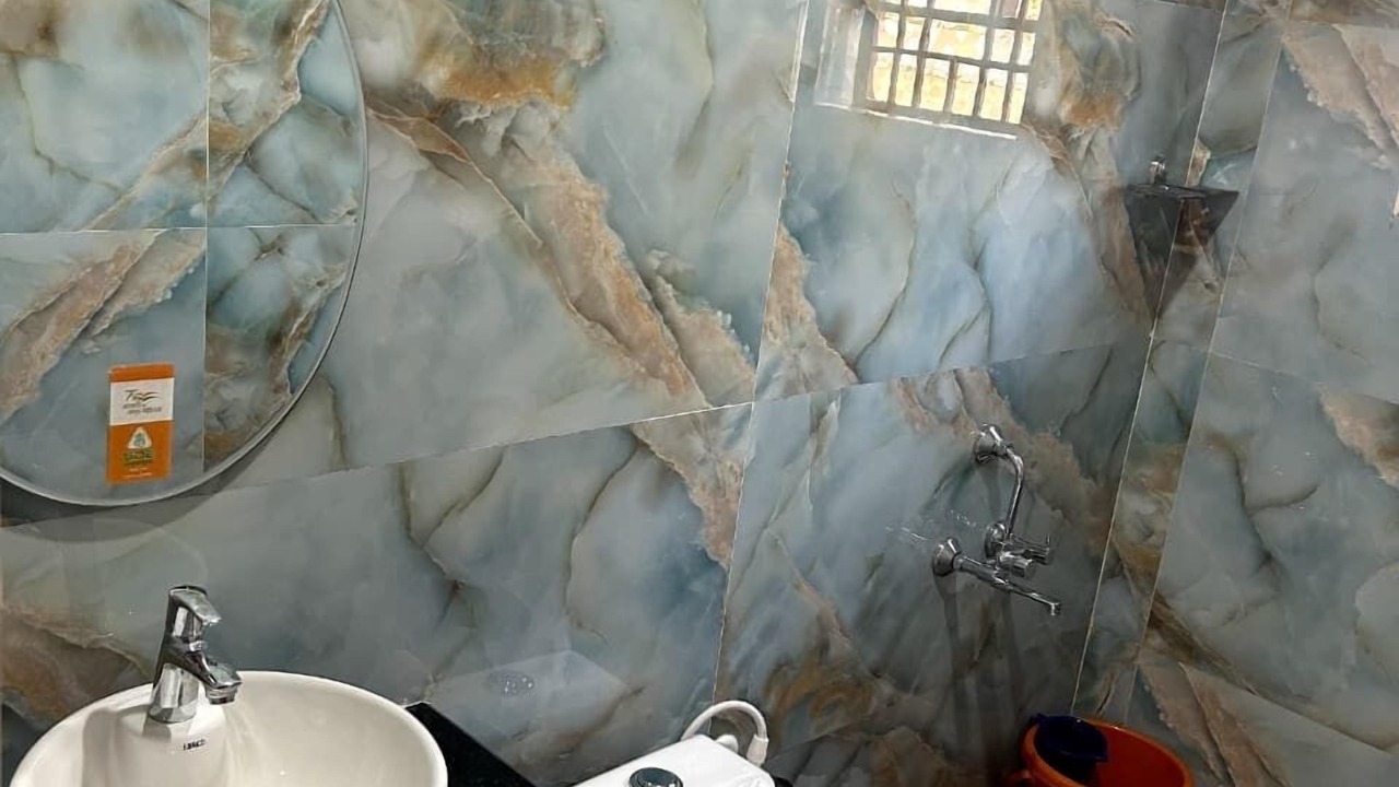 Photo of Bathroom in Hireguthi