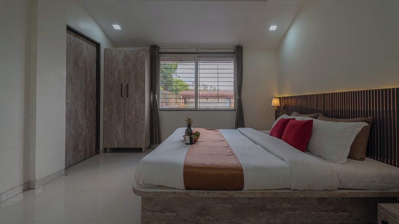 Photo of Bedroom in Mahabaleshwar