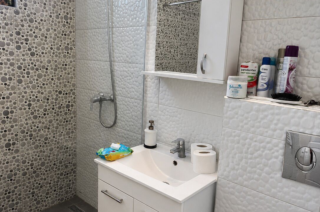 Photo of Bathroom in Mamaia-Sat