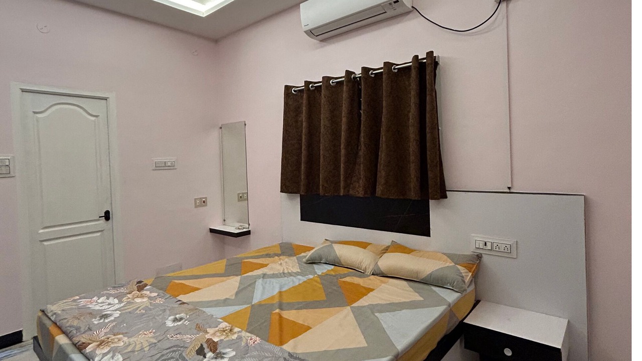 Photo of Bedroom in Annamalai Nagar