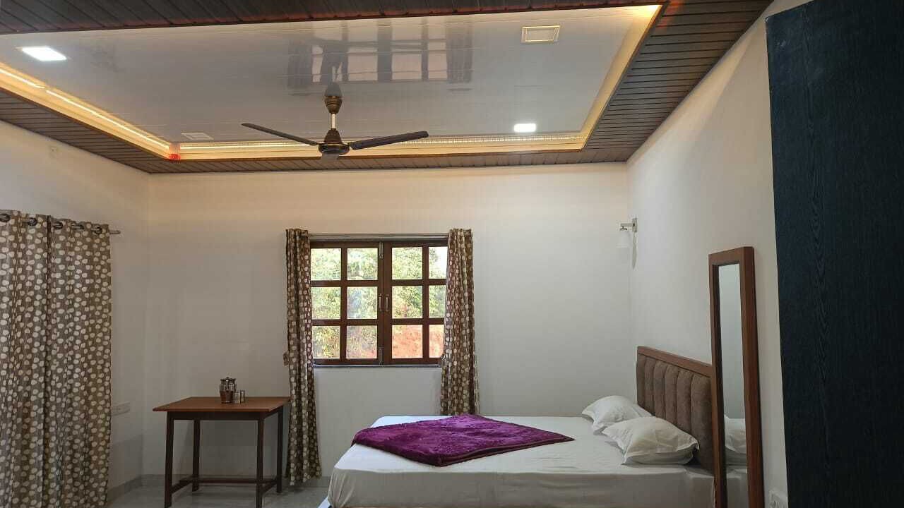 Photo of Bedroom in Mahabaleshwar