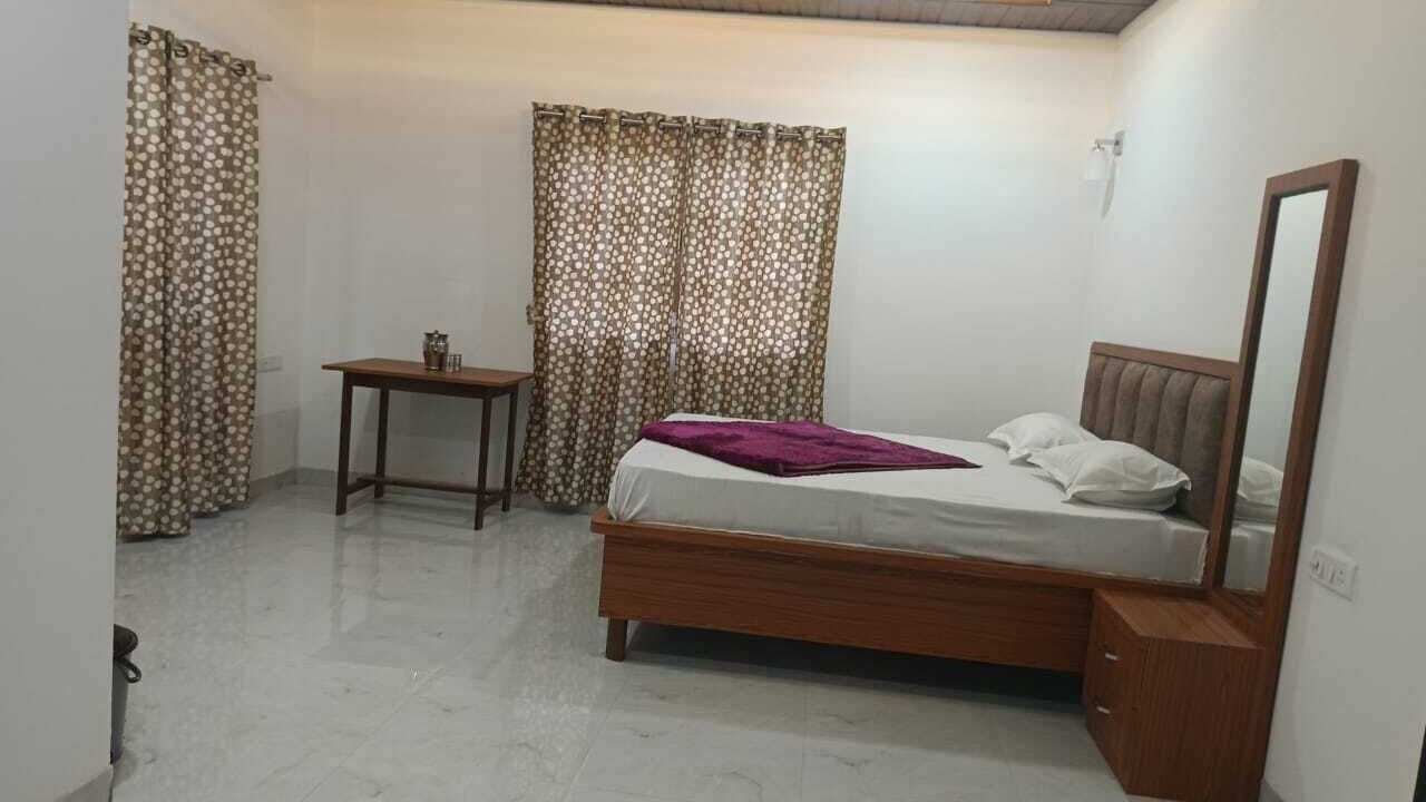 Photo of Bedroom in Mahabaleshwar