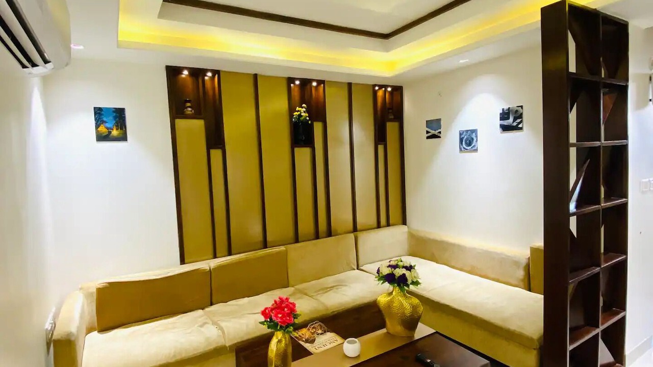 Photo of Livingroom in Tonk Road