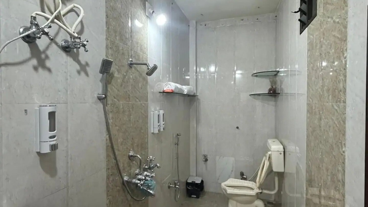 Photo of Bathroom in Abu Road