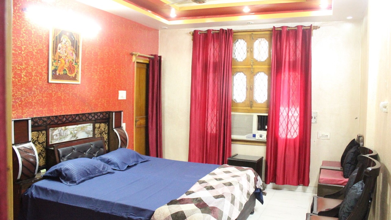 Photo of Bedroom in Mayapur