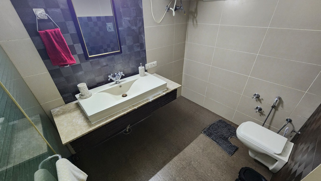 Photo of Bathroom in The Mall Road