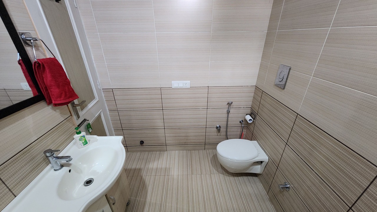 Photo of Bathroom in The Mall Road