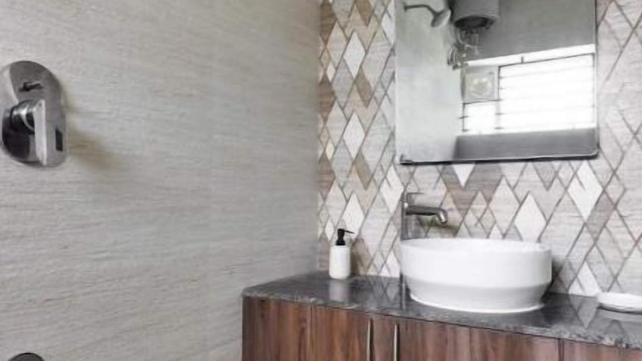 Photo of Bathroom in Thousand Lights