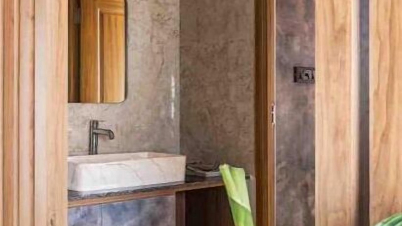 Photo of Bathroom in Thousand Lights
