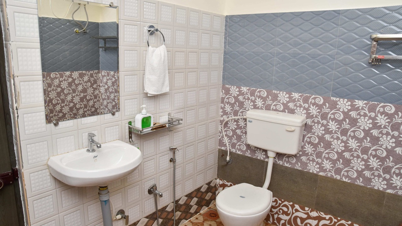 Photo of Bathroom in Pernem