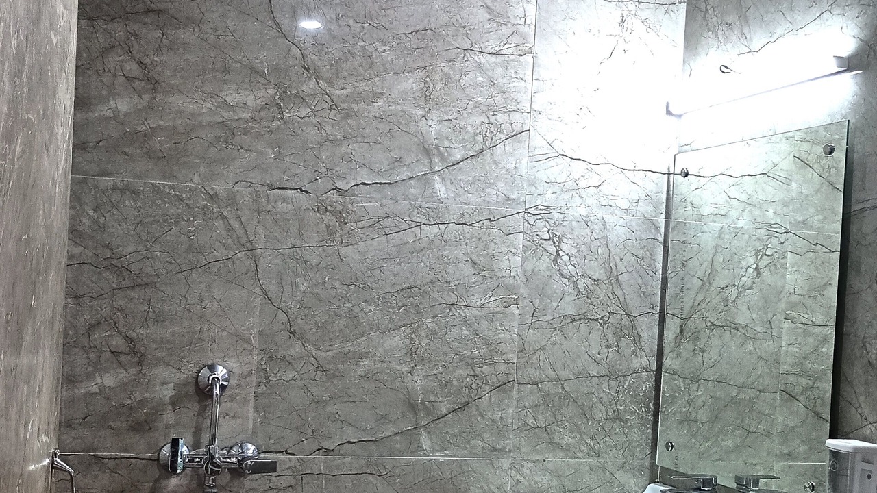 Photo of Bathroom in The Mall Road