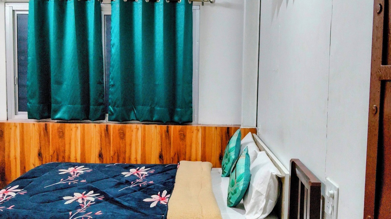 Photo of Bedroom in The Mall Road