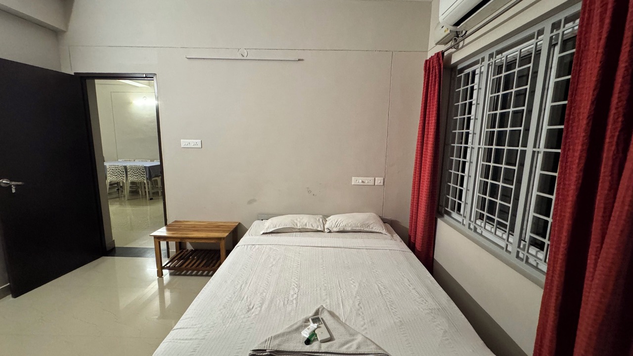 Photo of Bedroom in Thiruvananthapuram