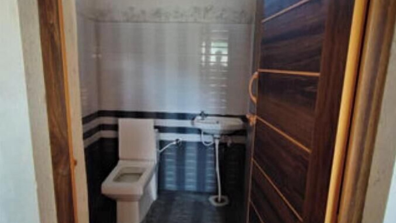 Photo of Bathroom in Lansdowne