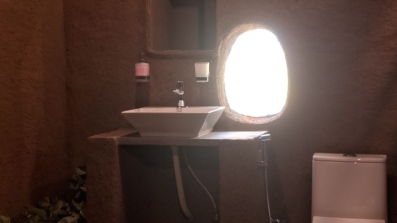 Photo of Bathroom in Maraiyur
