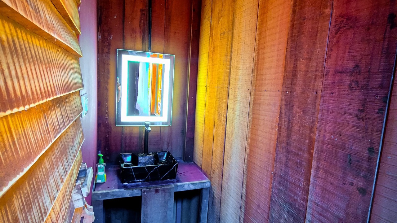 Photo of Bathroom in Maraiyur