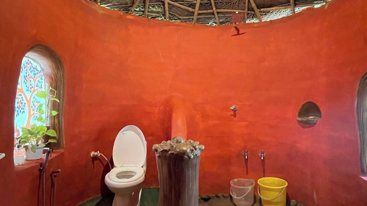 Photo of Bathroom in Maraiyur
