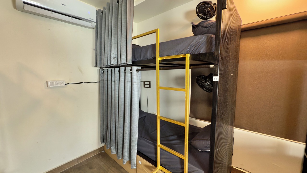 Photo of Bedroom in Thoraipakkam