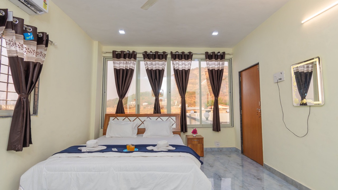 Photo of Bedroom in Wadgaon
