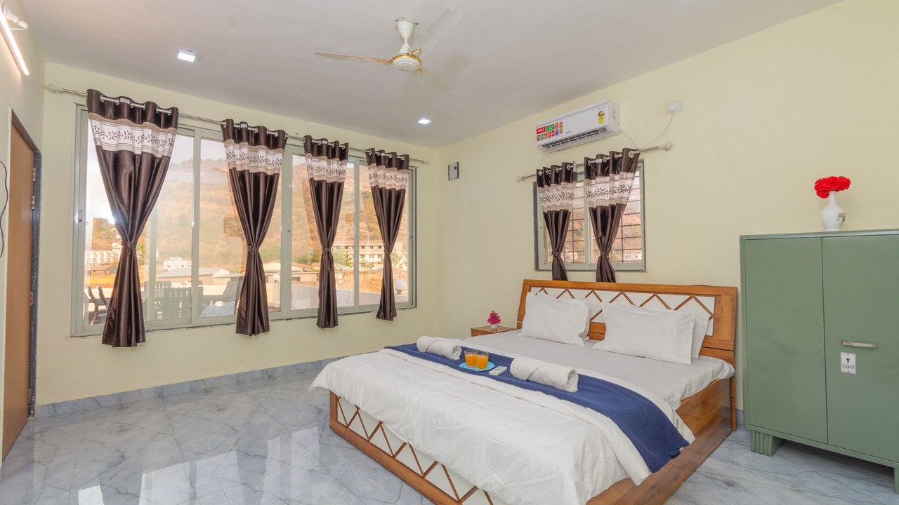 Photo of Bedroom in Wadgaon