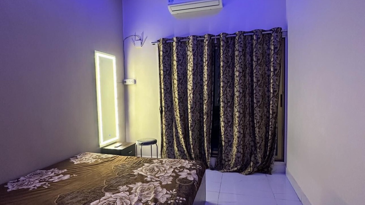 Photo of Bedroom in Versova