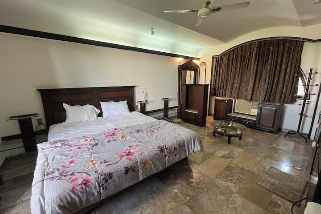 Photo of Bedroom in Meera Nagar