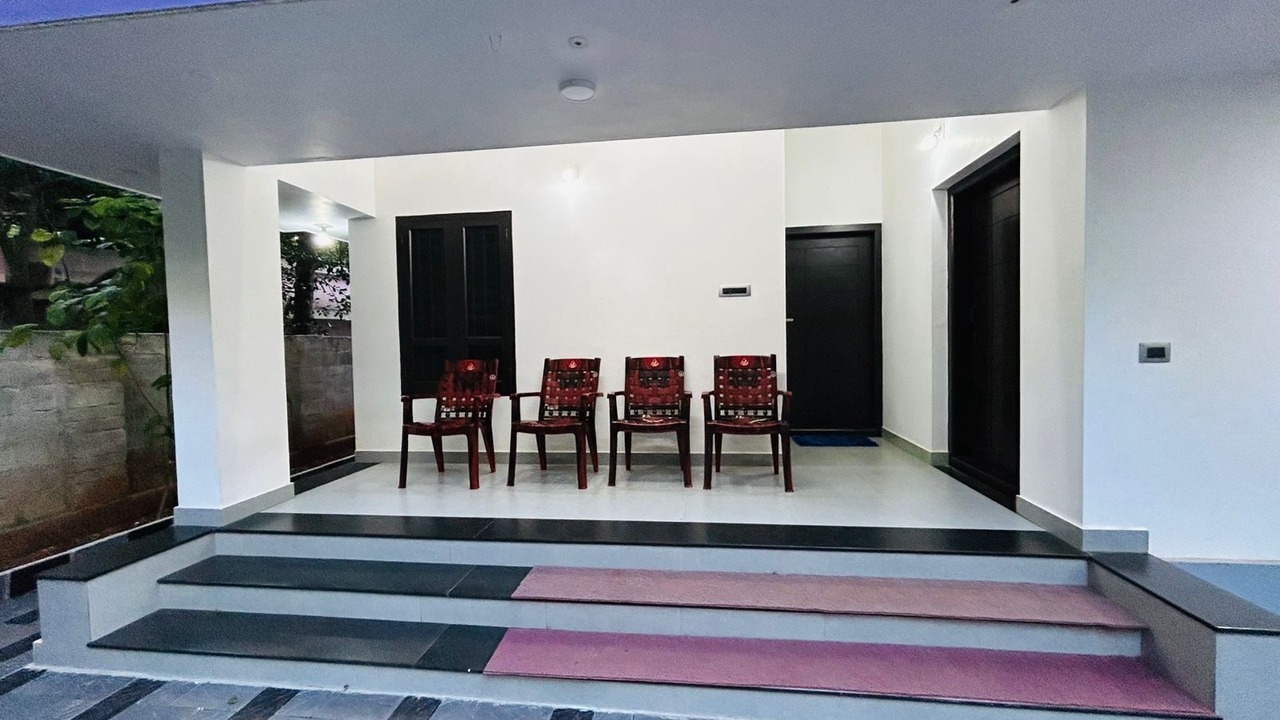 Photo of Patio Balcony in Poovar