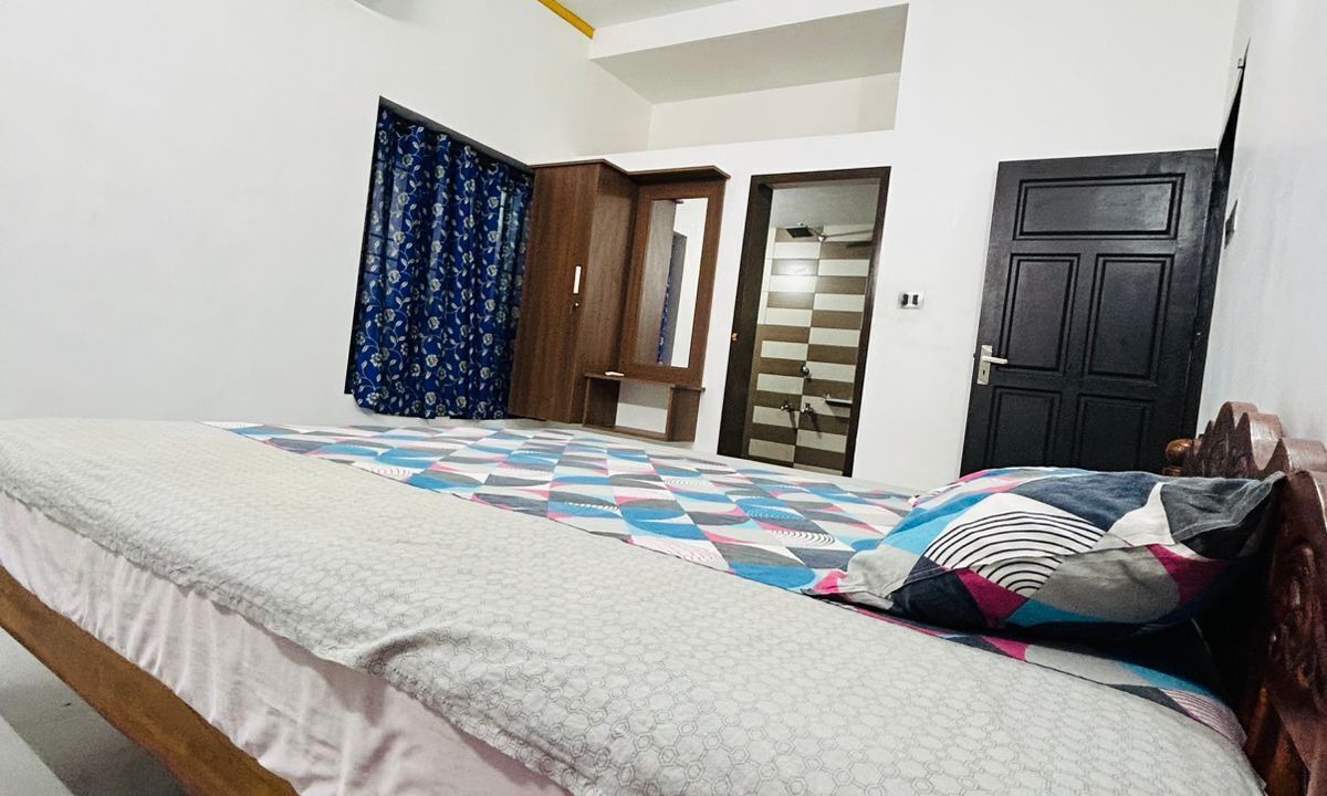 Photo of Bedroom in Poovar