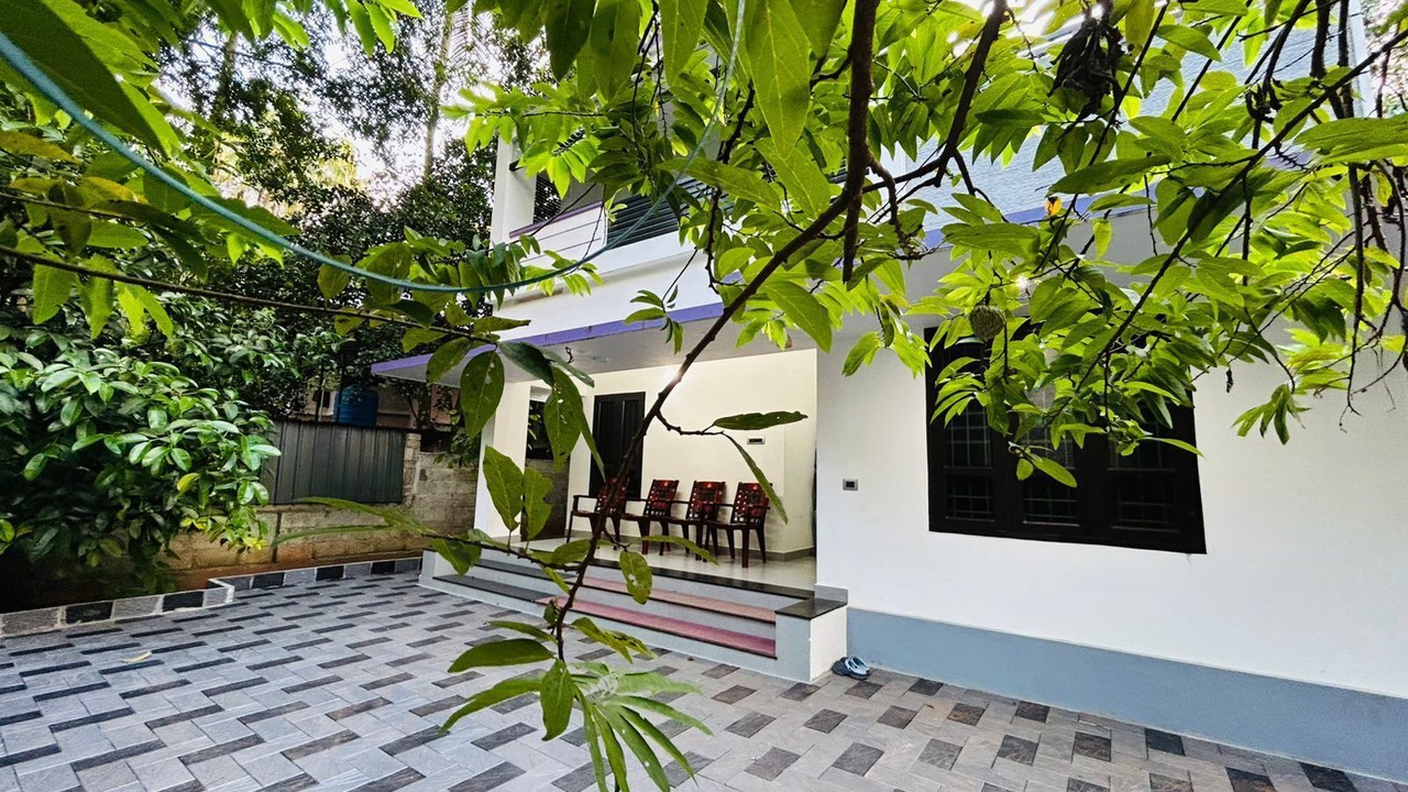 Photo of Patio Balcony in Poovar