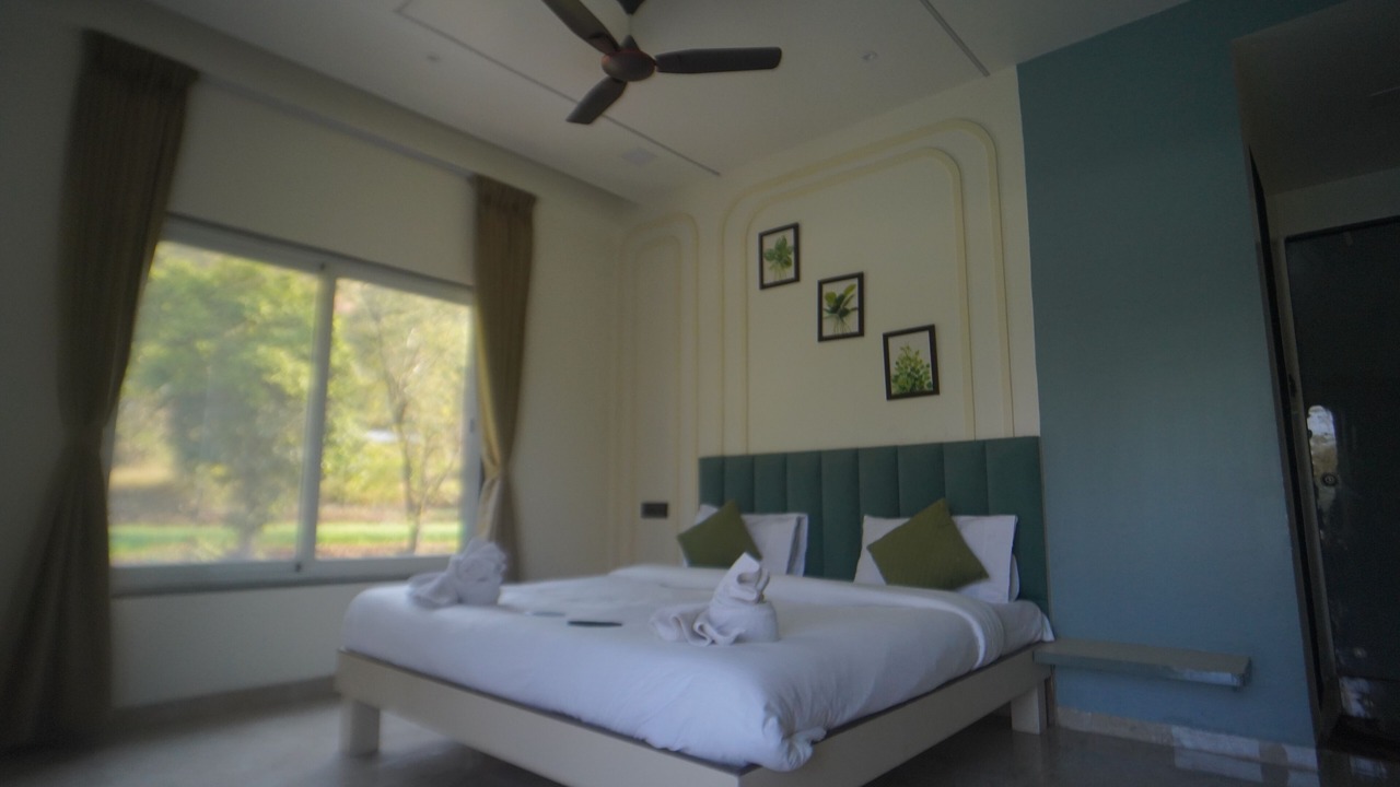 Photo of Bedroom in Mahabaleshwar