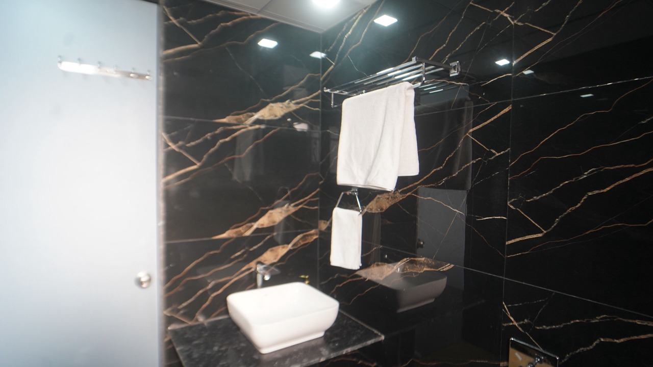 Photo of Bathroom in Mahabaleshwar