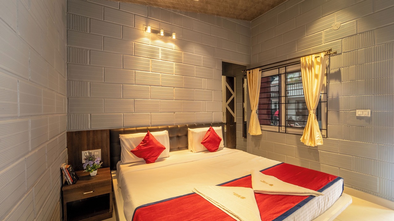 Photo of Bedroom in HBR Layout