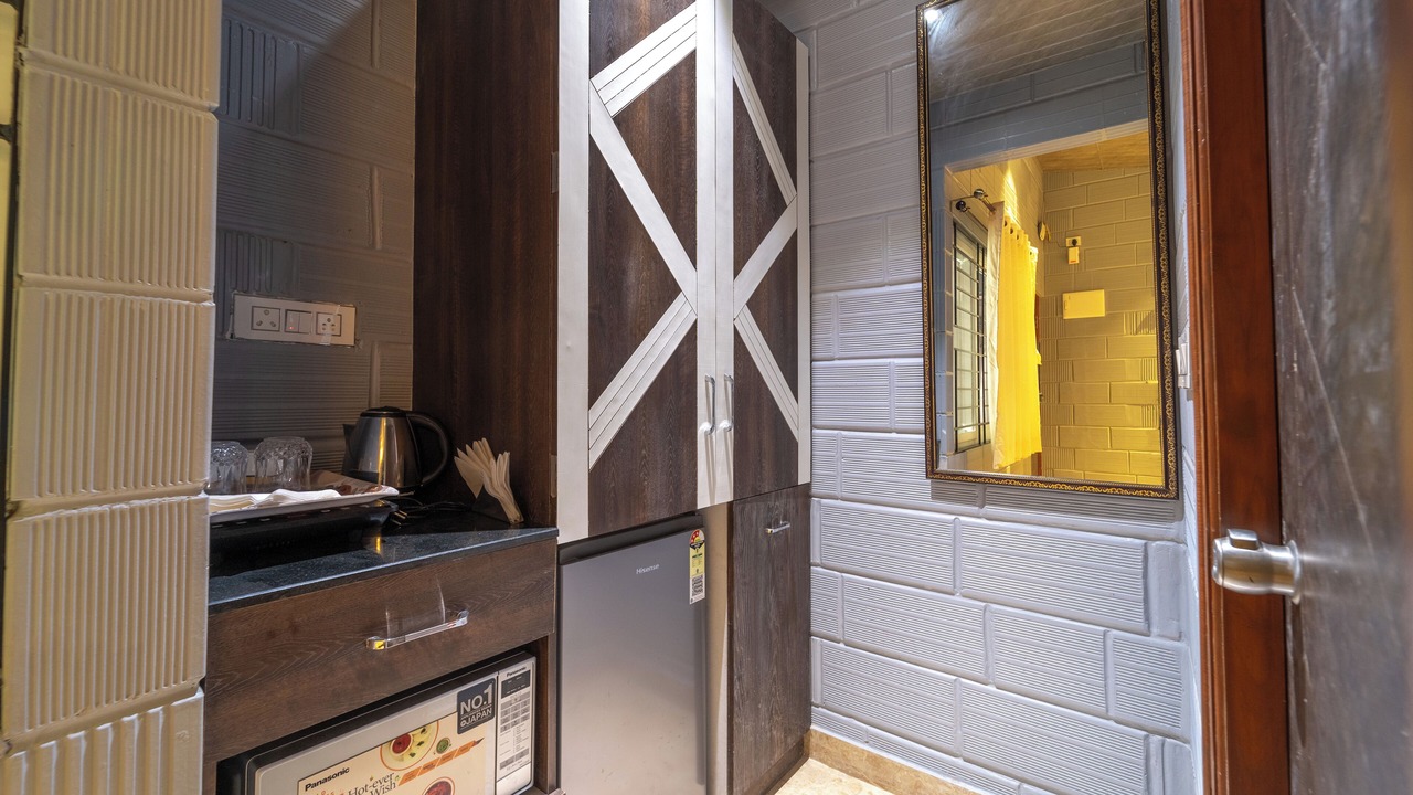 Photo of Kitchen in HBR Layout