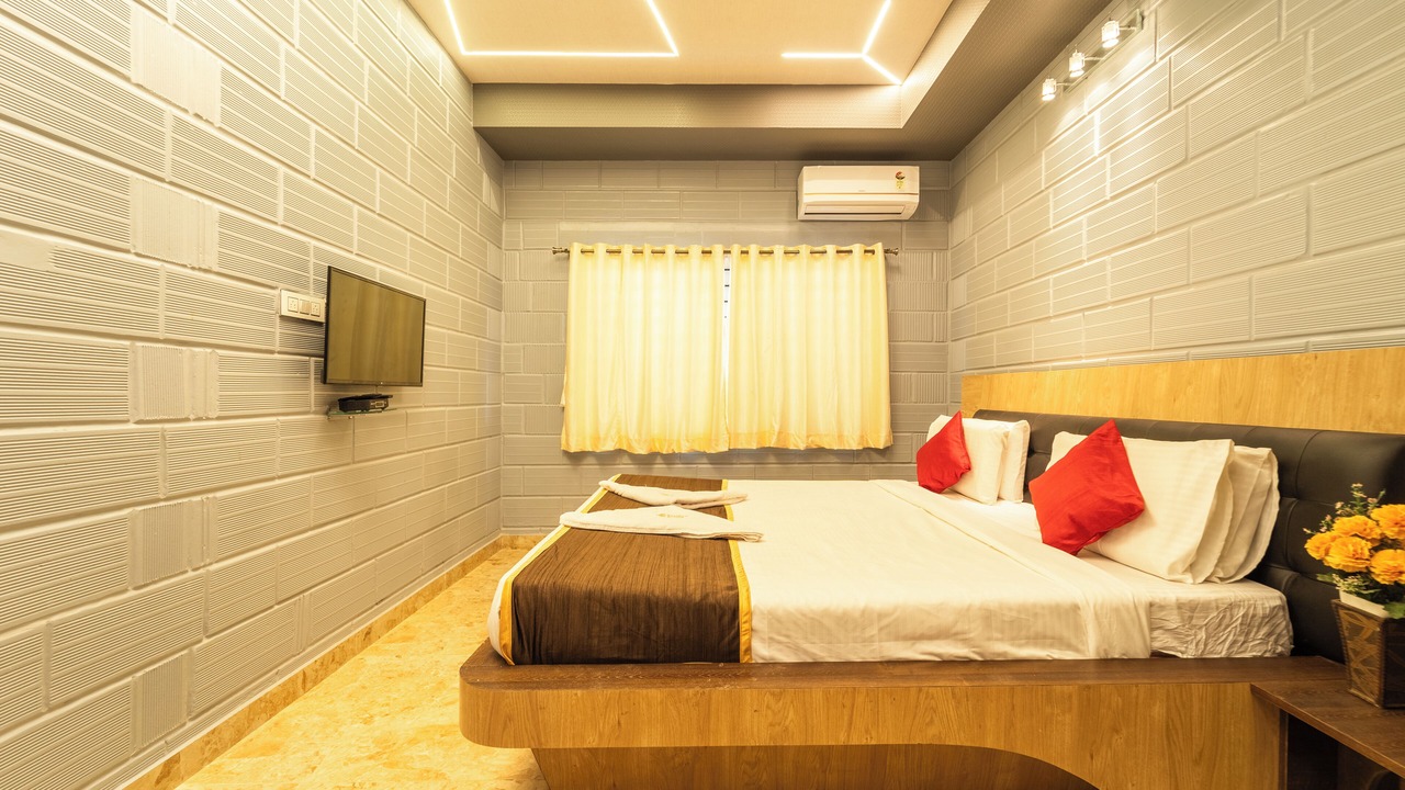 Photo of Bedroom in HBR Layout