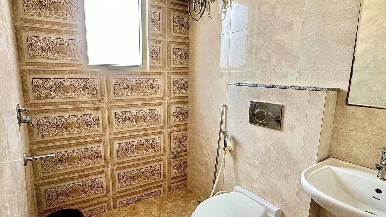 Photo of Bathroom in Tonk Road