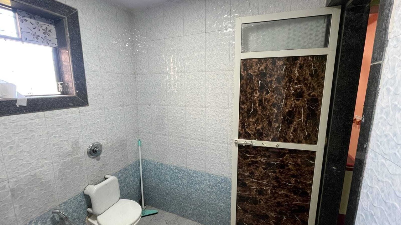 Photo of Bathroom in Mahabaleshwar