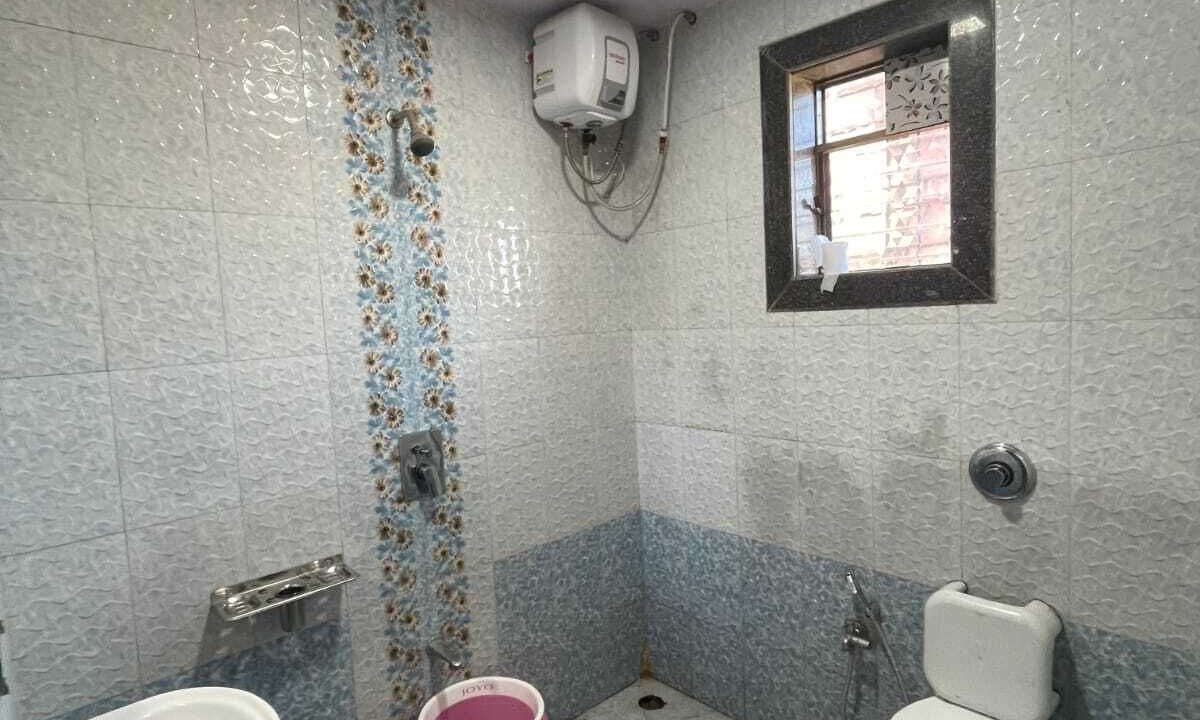 Photo of Bathroom in Mahabaleshwar