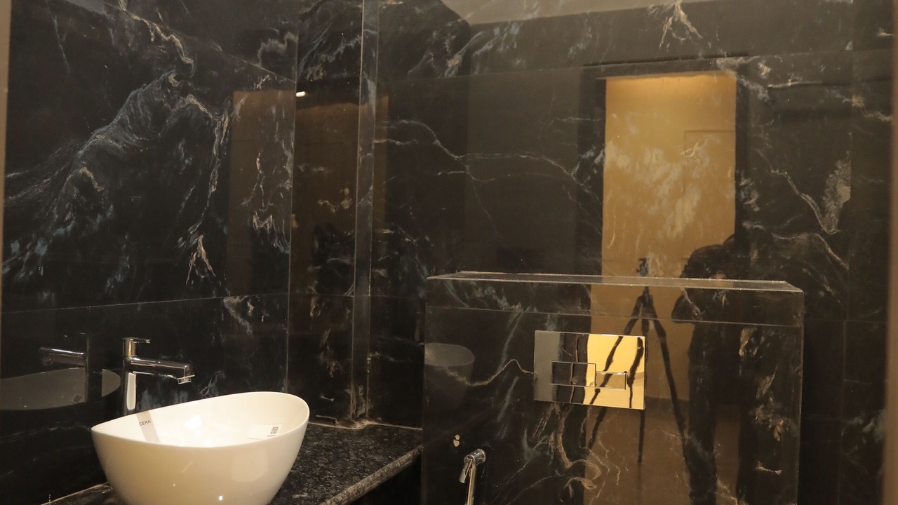 Photo of Bathroom in Gayariawas