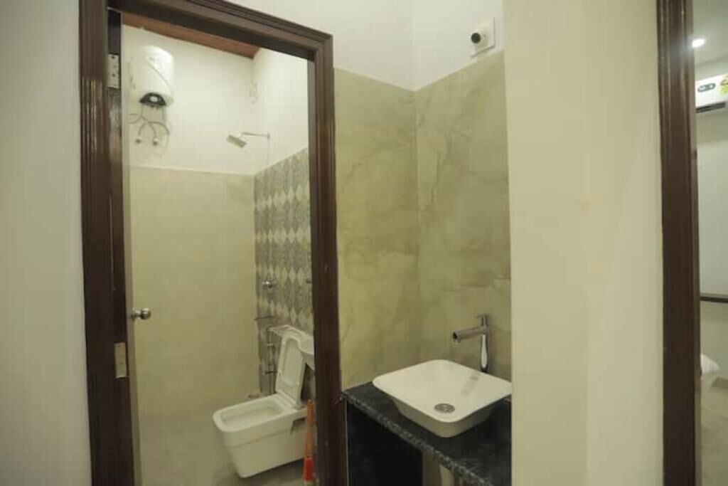 Photo of Bathroom in Gayariawas