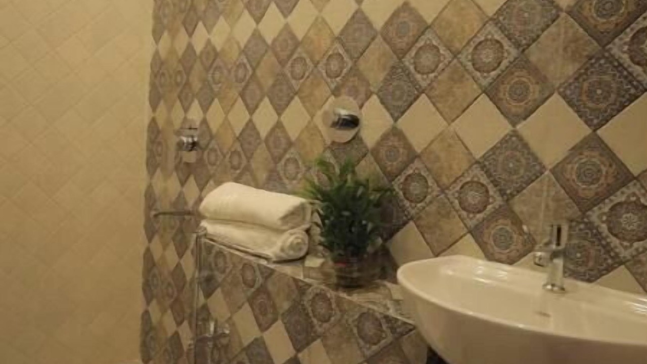 Photo of Bathroom in Gayariawas